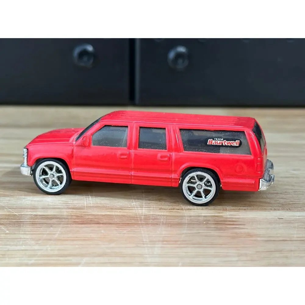 2003 Hot Wheels Chevy Suburban Team Baurtwell Whips Series